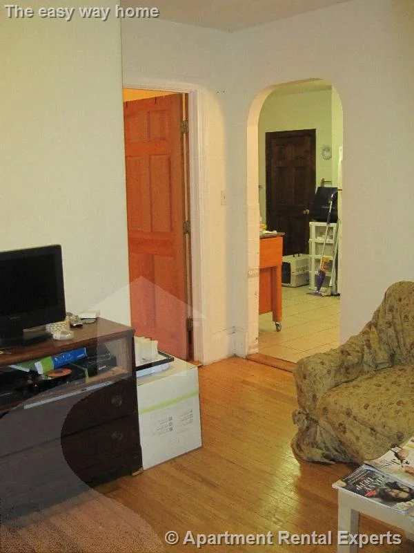 2 bed, 1 bath apartment for rent at 5 Appleton St Unit 1, Davis Square — photo 4 of 8