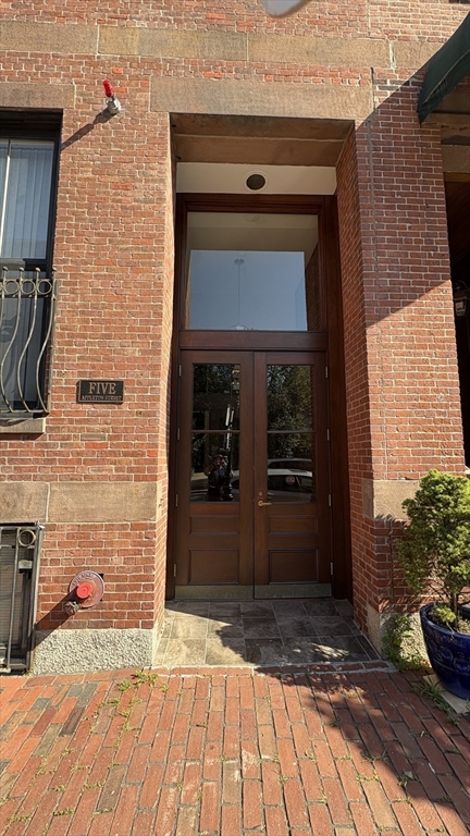 1 bed, 1 bath apartment for rent at 5 Appleton Unit 5E, South End — photo 2 of 19