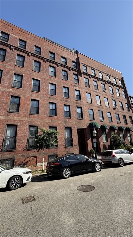 1 bed, 1 bath apartment for rent at 5 Appleton Unit 5E, South End