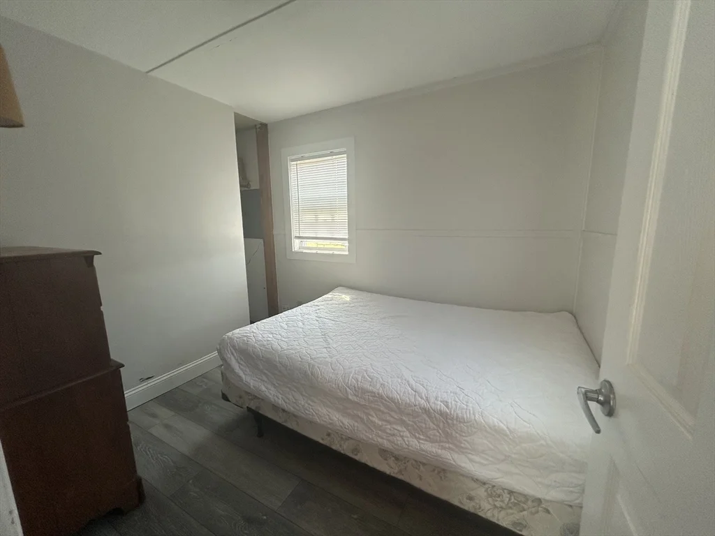 2 bed, 1 bath apartment for rent at 5 Arbeth Rd, Narragansett — photo 11 of 13
