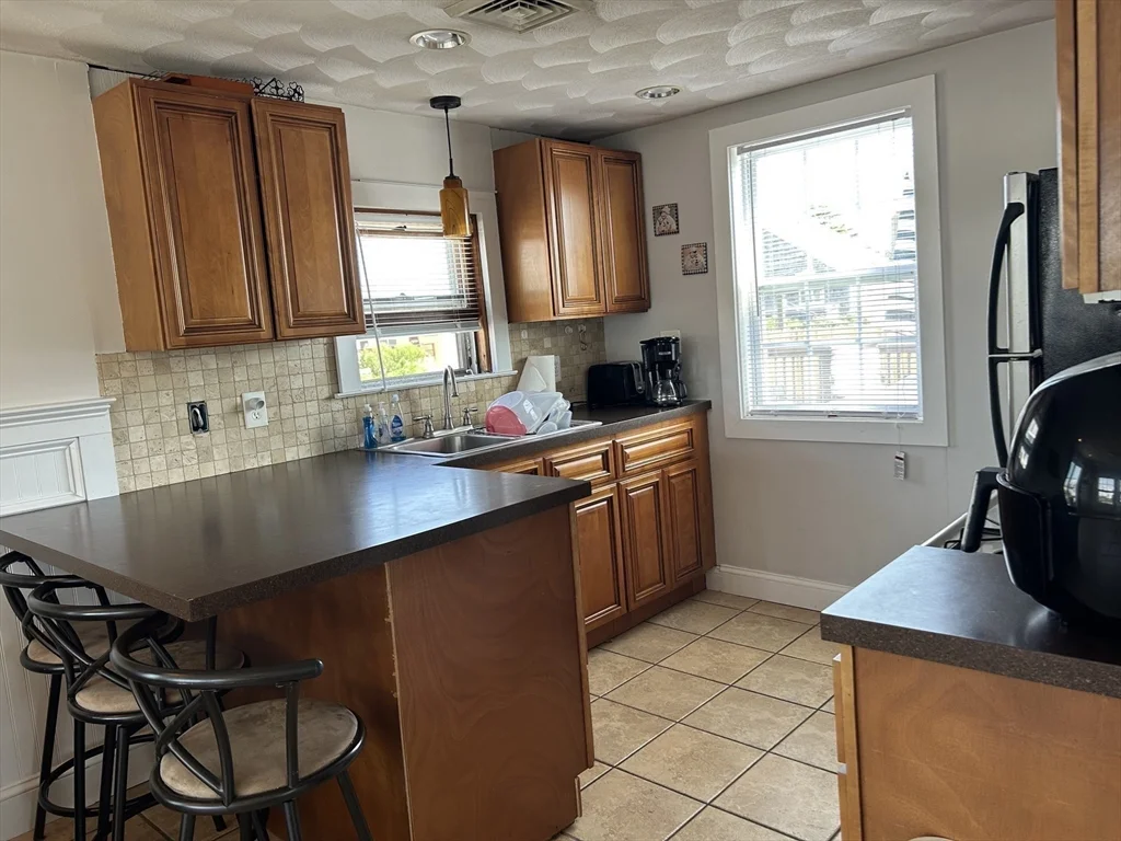 2 bed, 1 bath apartment for rent at 5 Arbeth Rd, Narragansett — photo 8 of 13