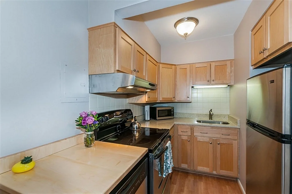 1 bed, 1 bath apartment for rent at 5 Arizona Ter Unit 6, Arlington — photo 2 of 12