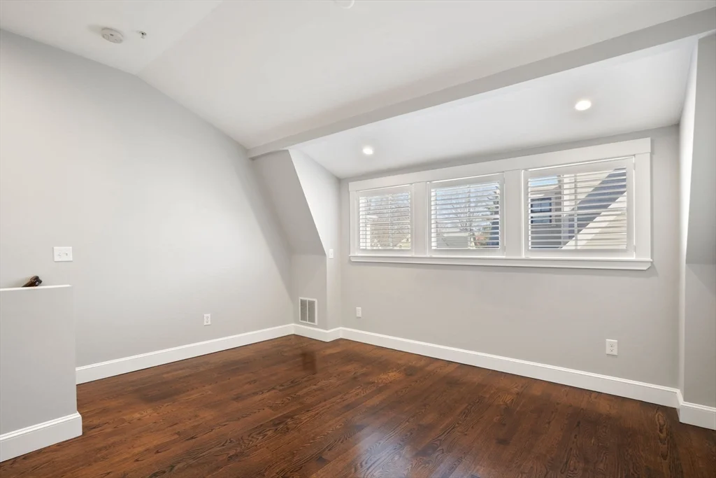 3 bed, 2 bath apartment for rent at 5 Atwood Sq Unit 5, Jamaica Plain — photo 11 of 26