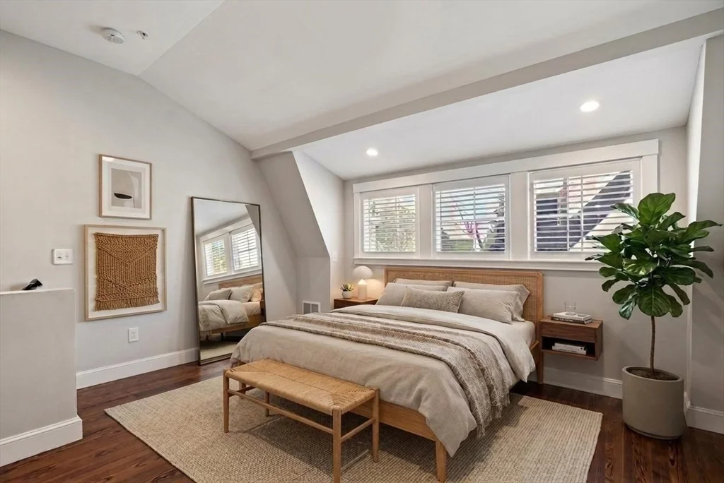 3 bed, 2 bath apartment for rent at 5 Atwood Sq Unit 5, Jamaica Plain — photo 10 of 26