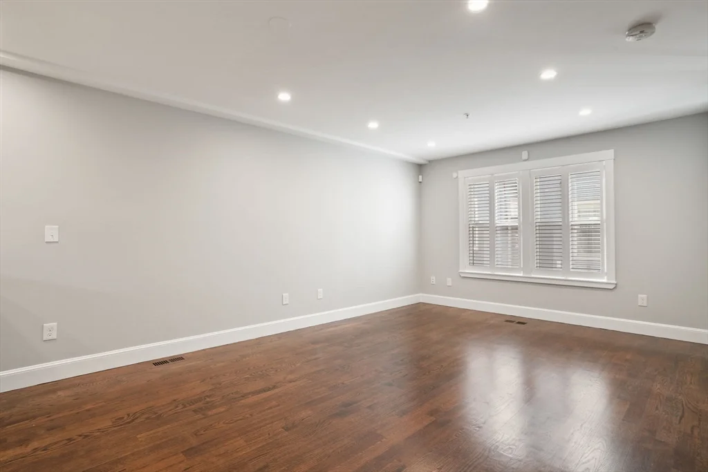 3 bed, 2 bath apartment for rent at 5 Atwood Sq Unit 5, Jamaica Plain — photo 9 of 26