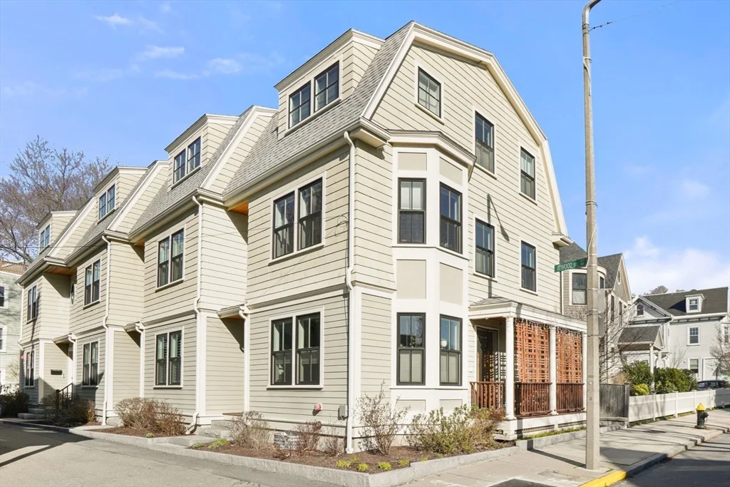 3 bed, 2 bath apartment for rent at 5 Atwood Sq Unit 5, Jamaica Plain — photo 24 of 26