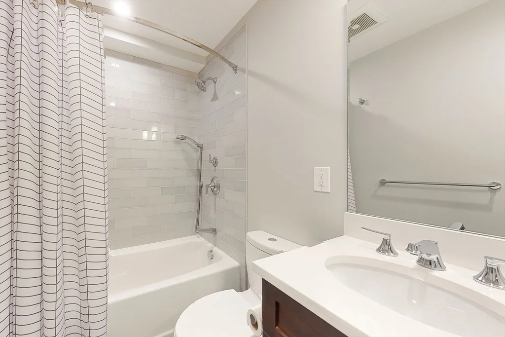 3 bed, 2 bath apartment for rent at 5 Atwood Sq Unit 5, Jamaica Plain — photo 19 of 26