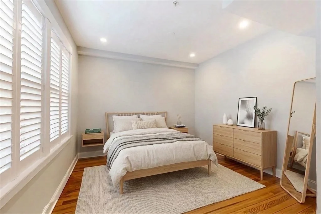 3 bed, 2 bath apartment for rent at 5 Atwood Sq Unit 5, Jamaica Plain — photo 14 of 26