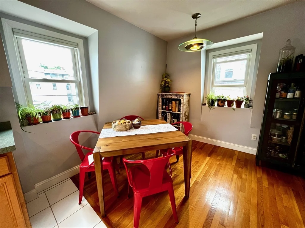 2 bed, 1 bath apartment for rent at 5 Austin Unit 2, East Somerville — photo 3 of 16