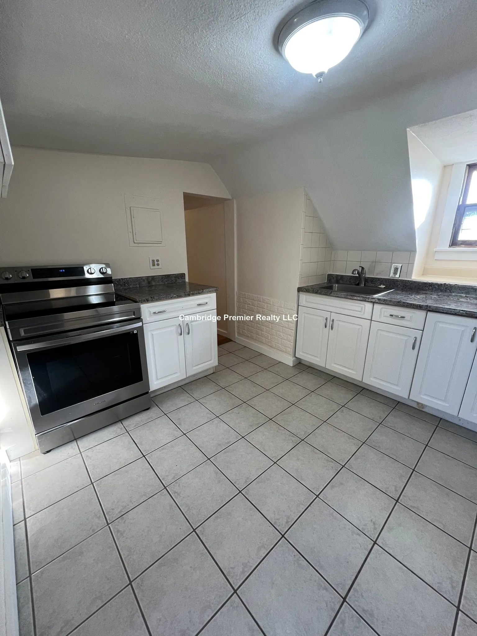2 bed, 1 bath apartment for rent at 5 Autumn St Unit 3, East Somerville — photo 7 of 11