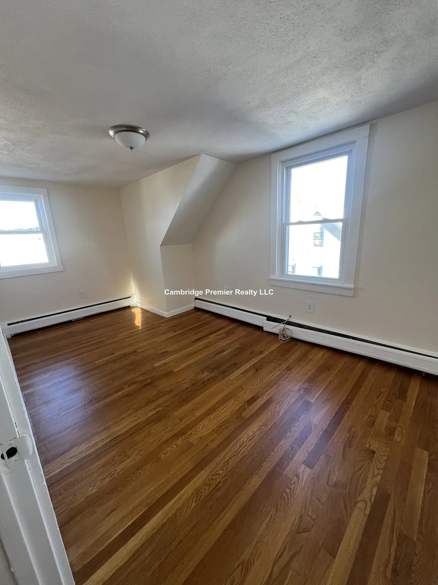 2 bed, 1 bath apartment for rent at 5 Autumn St Unit 3, East Somerville