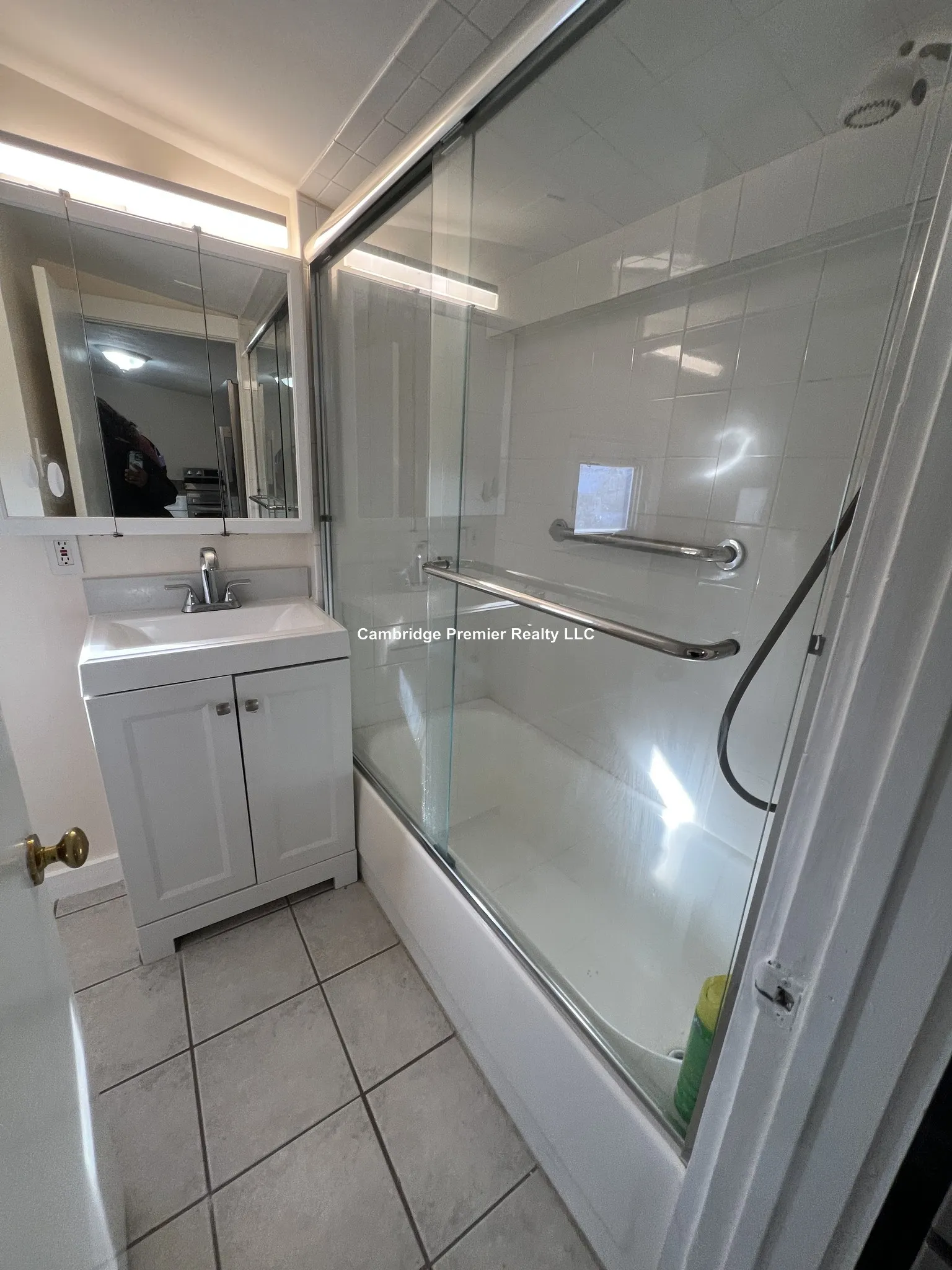 2 bed, 1 bath apartment for rent at 5 Autumn St Unit 3, East Somerville — photo 8 of 11