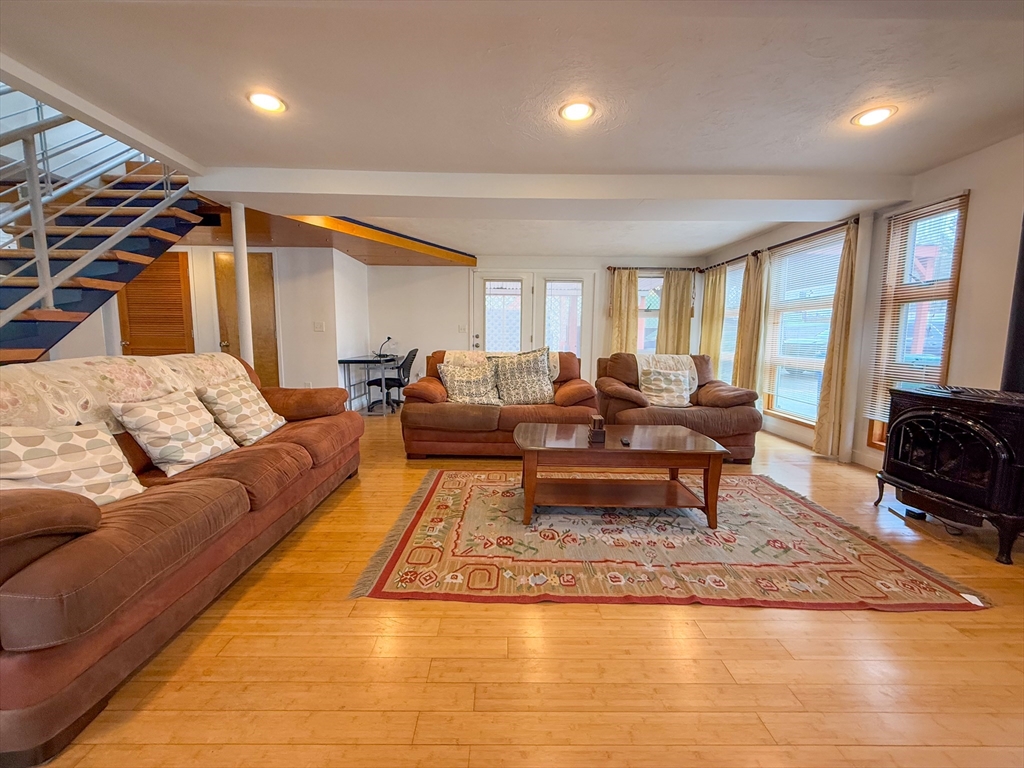 3 bed, 2 bath apartment for rent at 5 Avondale Ave Unit 5, Billerica — photo 21 of 42