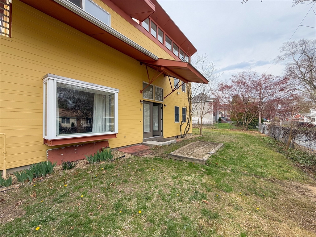 3 bed, 2 bath apartment for rent at 5 Avondale Ave Unit 5, Billerica — photo 3 of 42