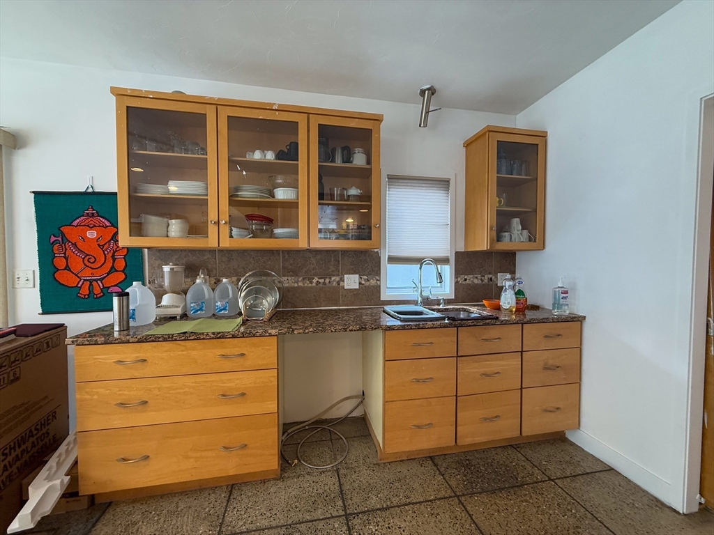 3 bed, 2 bath apartment for rent at 5 Avondale Ave Unit 5, Billerica — photo 13 of 42