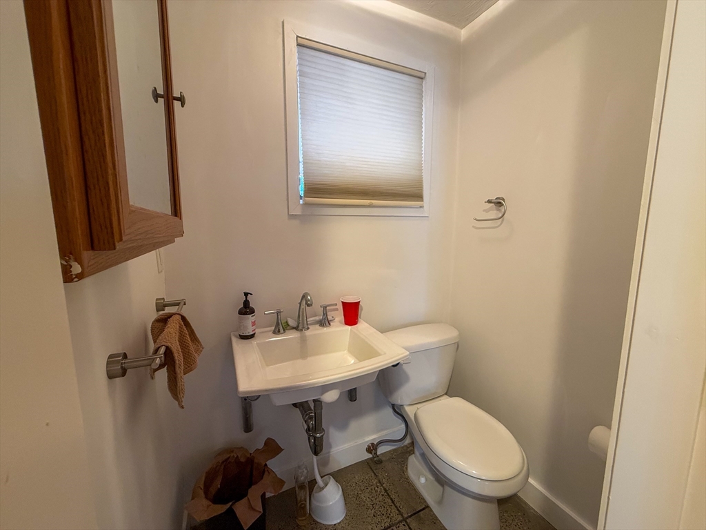 3 bed, 2 bath apartment for rent at 5 Avondale Ave Unit 5, Billerica — photo 25 of 42