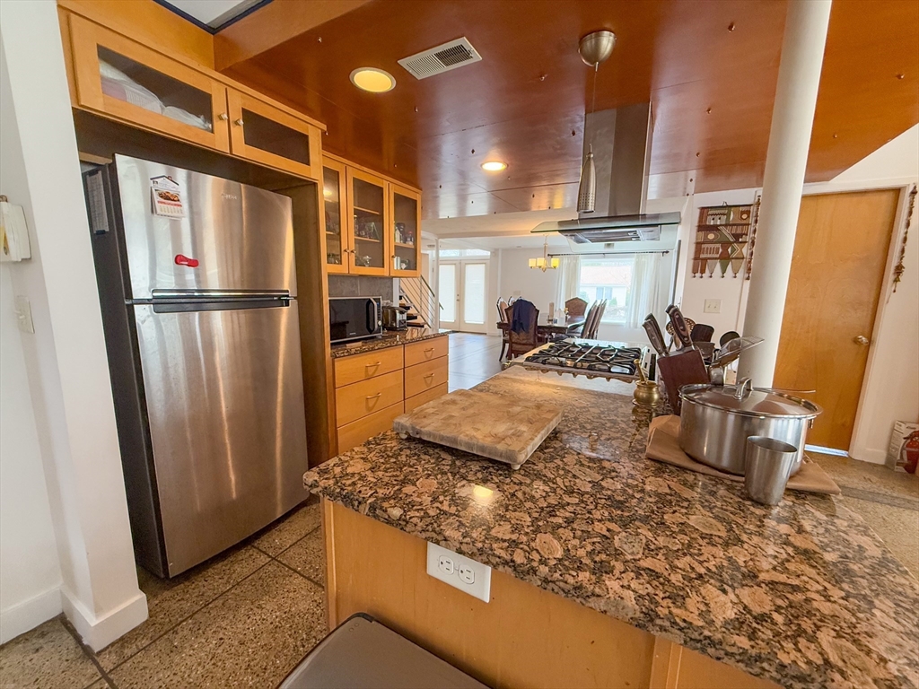 3 bed, 2 bath apartment for rent at 5 Avondale Ave Unit 5, Billerica — photo 11 of 42