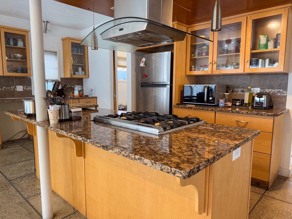 3 bed, 2 bath apartment for rent at 5 Avondale Ave Unit 5, Billerica — photo 8 of 42