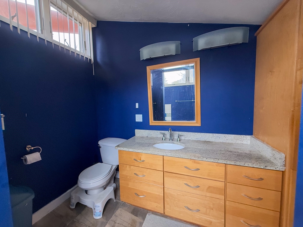 3 bed, 2 bath apartment for rent at 5 Avondale Ave Unit 5, Billerica — photo 32 of 42