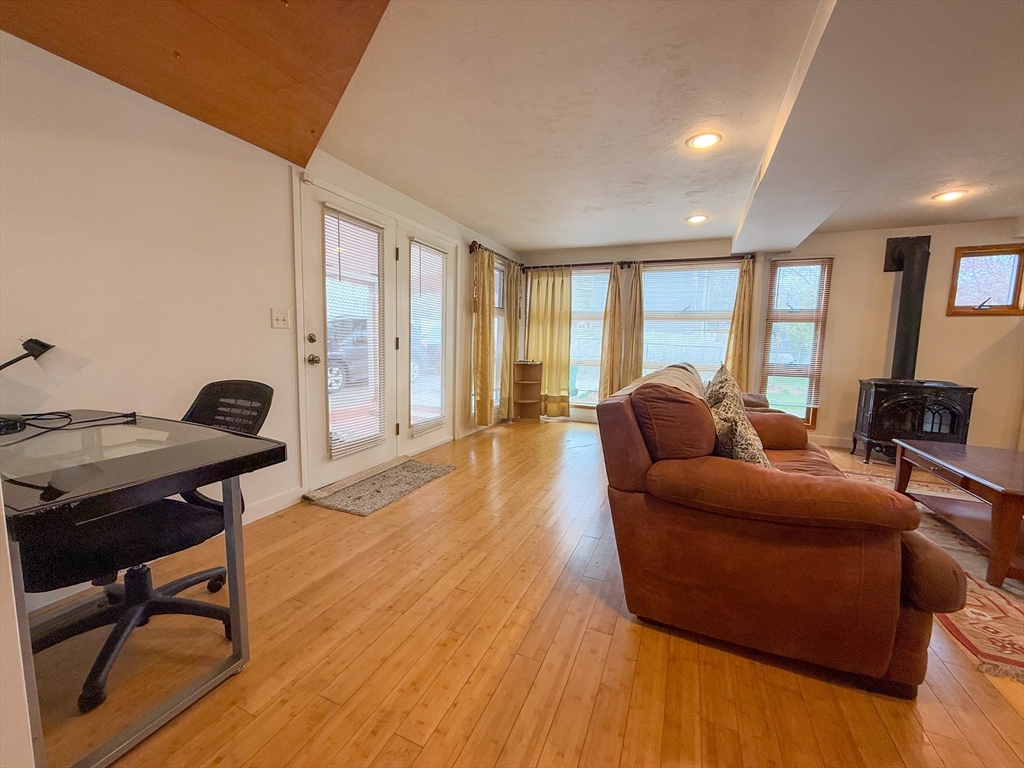 3 bed, 2 bath apartment for rent at 5 Avondale Ave Unit 5, Billerica — photo 23 of 42