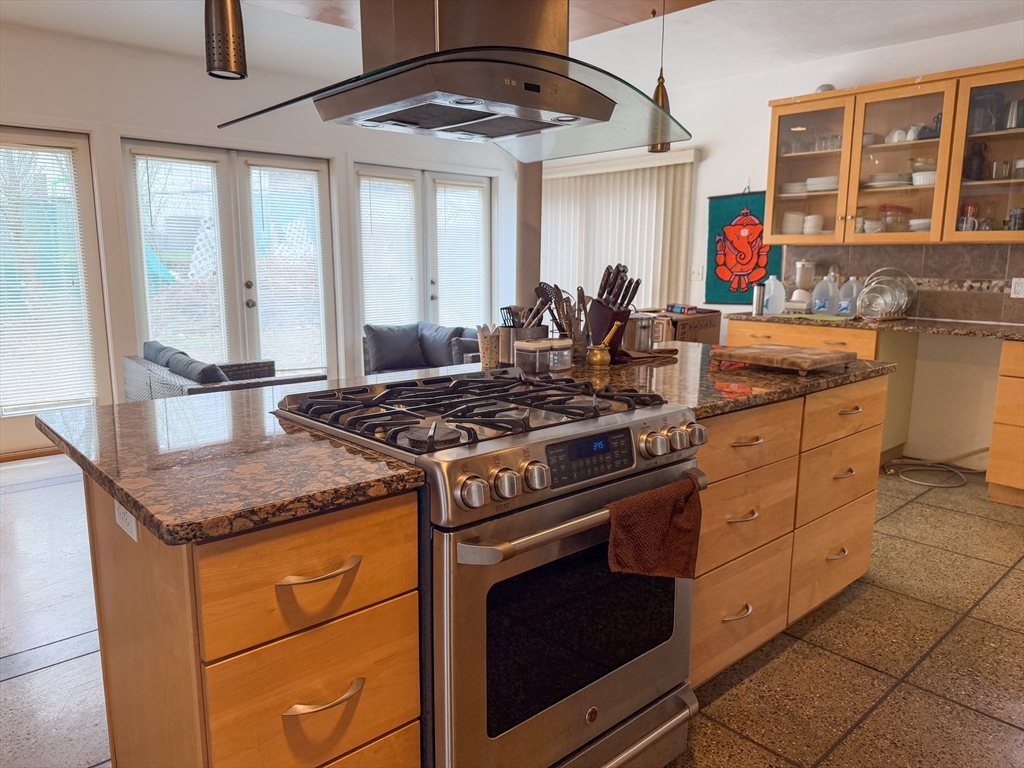 3 bed, 2 bath apartment for rent at 5 Avondale Ave Unit 5, Billerica — photo 9 of 42