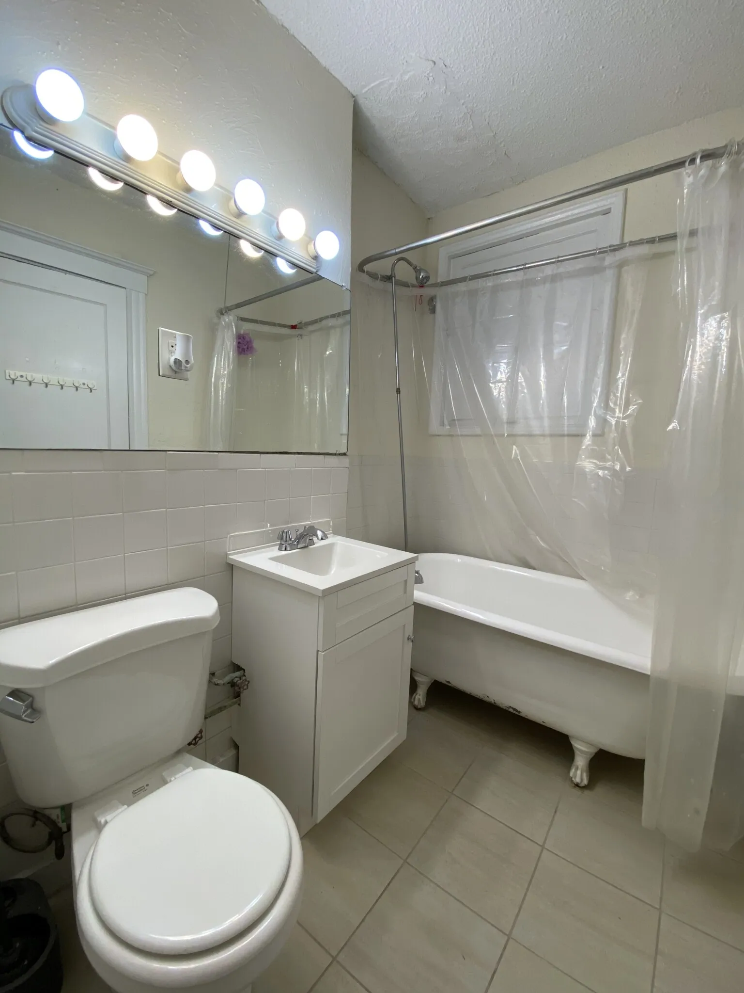 1 bed, 1 bath apartment for rent at 5 Barrows Unit 1, Allston — photo 5 of 8