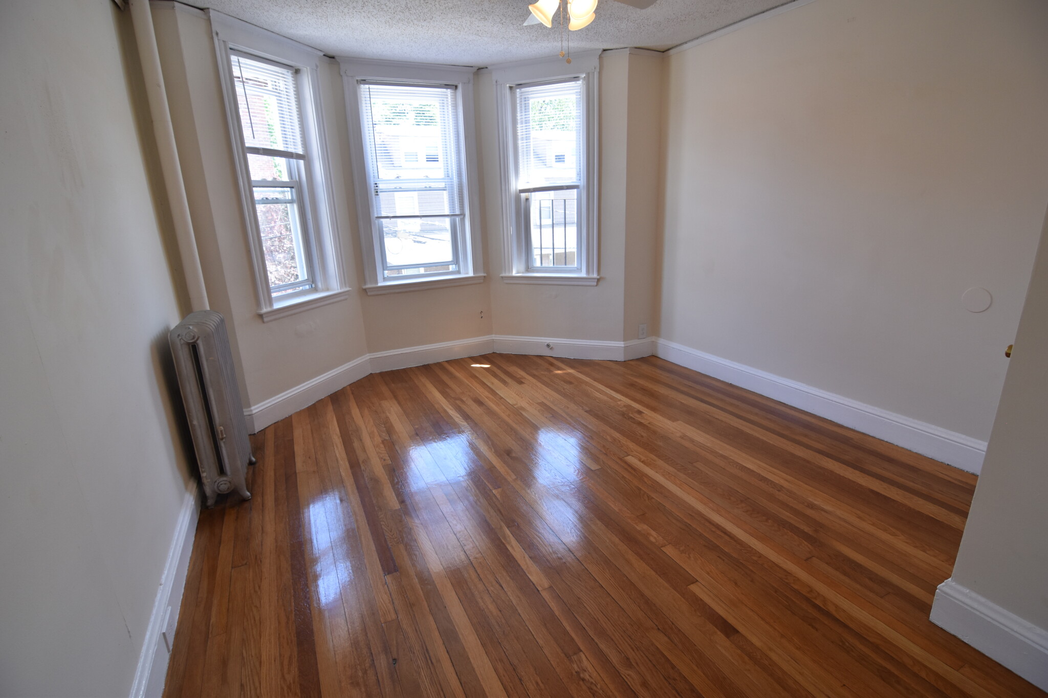 1 bed, 1 bath apartment for rent at 5 Barrows Unit 4, Allston — photo 3 of 7