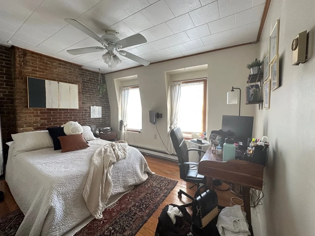 3 bed, 1 bath apartment for rent at 5 Battery St Unit 5, North End — photo 4 of 7