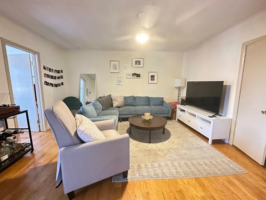 3 bed, 1 bath apartment for rent at 5 Battery St Unit 5, North End