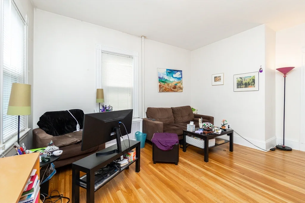 2 bed, 1 bath apartment for rent at 5 Beacon St Unit 1, Union Square — photo 6 of 20