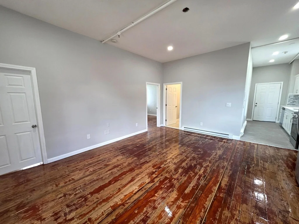 2 bed, 1 bath apartment for rent at 5 Beacon St Unit 7, Clinton — photo 6 of 14