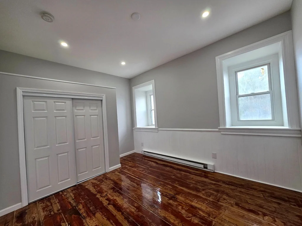2 bed, 1 bath apartment for rent at 5 Beacon St Unit 7, Clinton — photo 9 of 14