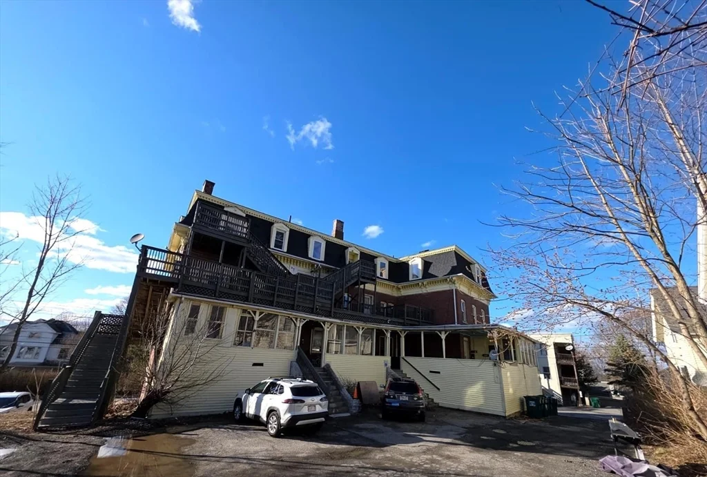 2 bed, 1 bath apartment for rent at 5 Beacon St Unit 7, Clinton — photo 14 of 14