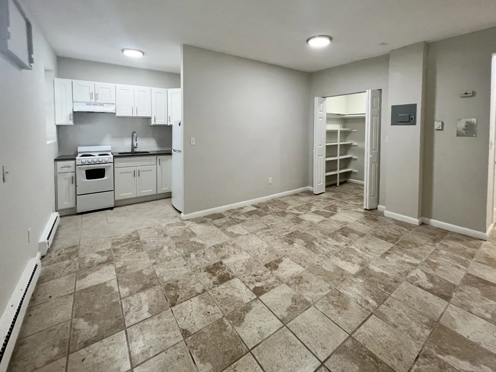 Studio bed, 1 bath apartment for rent at 5 Beaver Park Rd Unit 1, Framingham — photo 3 of 5