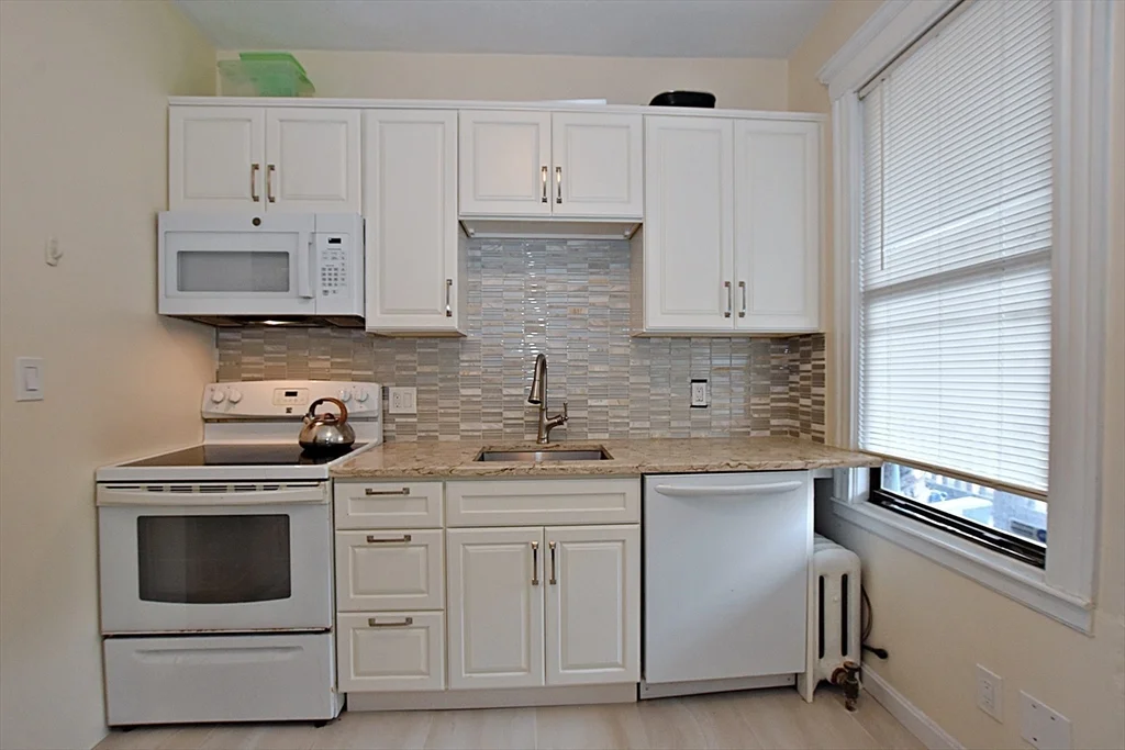 2 bed, 1 bath apartment for rent at 5 Bellvista Rd Unit 6-5, Brighton — photo 8 of 22
