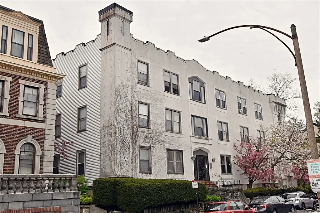 2 bed, 1 bath apartment for rent at 5 Bellvista Rd Unit 6-5, Brighton