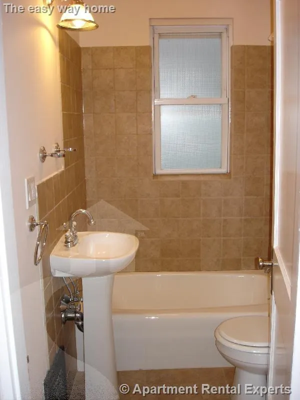 2 bed, 1 bath apartment for rent at 5 Belmont Sq Unit 2, Spring Hill — photo 4 of 6