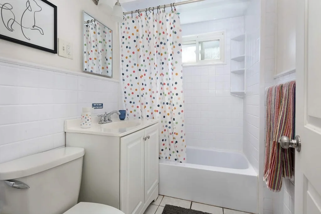 3 bed, 1 bath apartment for rent at 5 Benton Rd Unit 2, Tufts University — photo 11 of 19