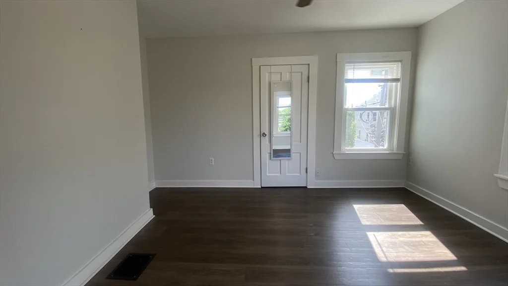 2 bed, 1 bath apartment for rent at 5 Blaine Ave Unit 2, Beverly — photo 3 of 12