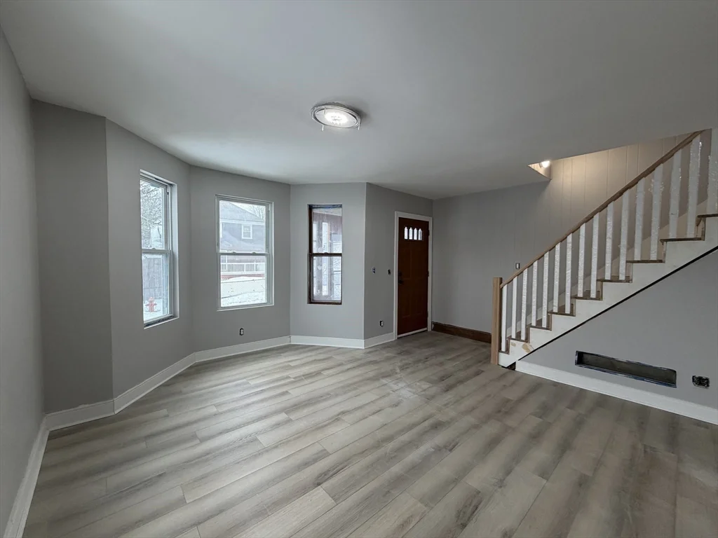 3 bed, 1 bath apartment for rent at 5 Blair Ct Unit 1, Lynn — photo 14 of 18