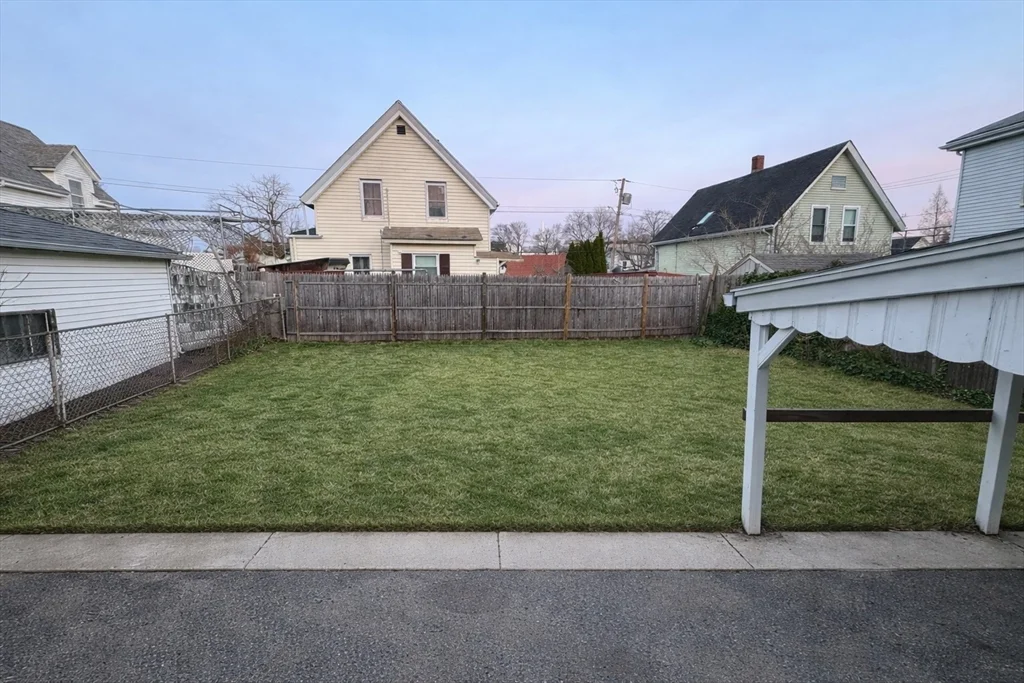 3 bed, 1 bath apartment for rent at 5 Blair Ct Unit 1, Lynn — photo 18 of 18