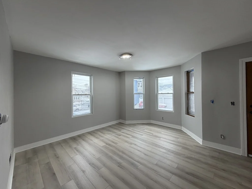 3 bed, 1 bath apartment for rent at 5 Blair Ct Unit 1, Lynn — photo 3 of 18