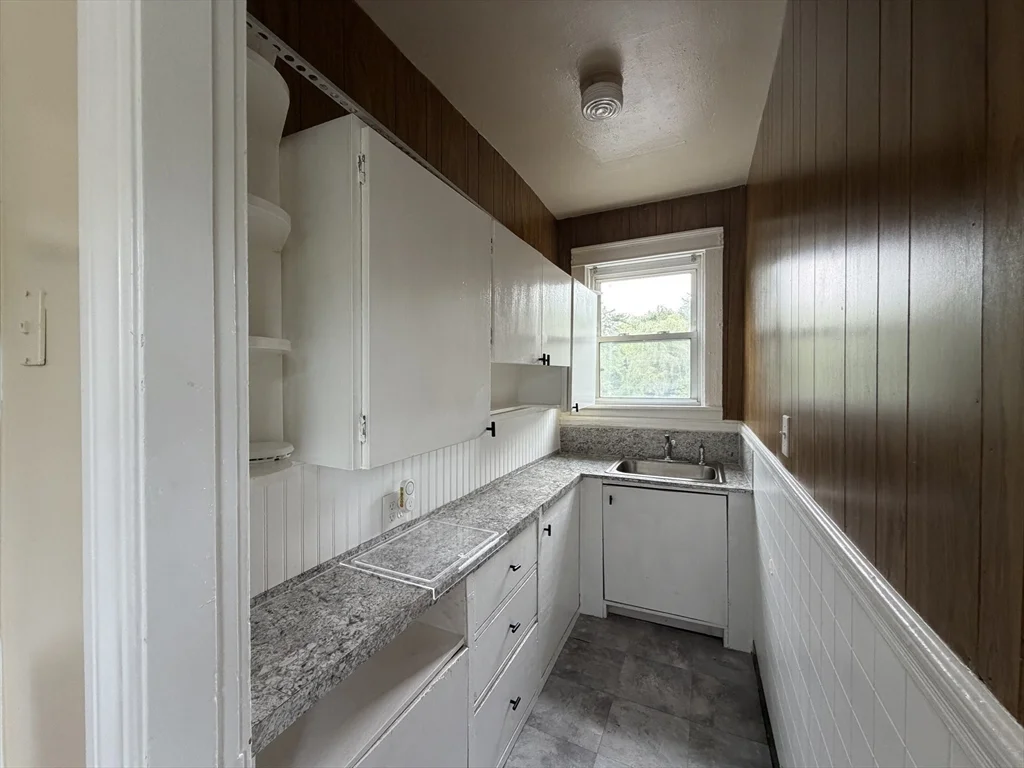 3 bed, 1 bath apartment for rent at 5 Bliss St Unit 2, Whittenton — photo 7 of 22