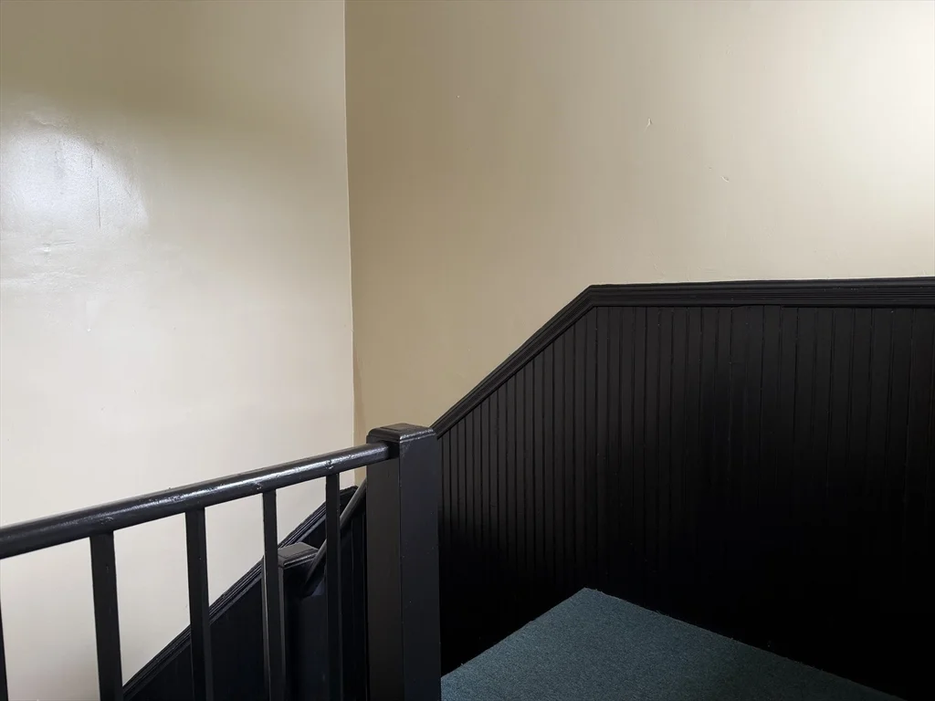 3 bed, 1 bath apartment for rent at 5 Bliss St Unit 2, Whittenton — photo 4 of 22