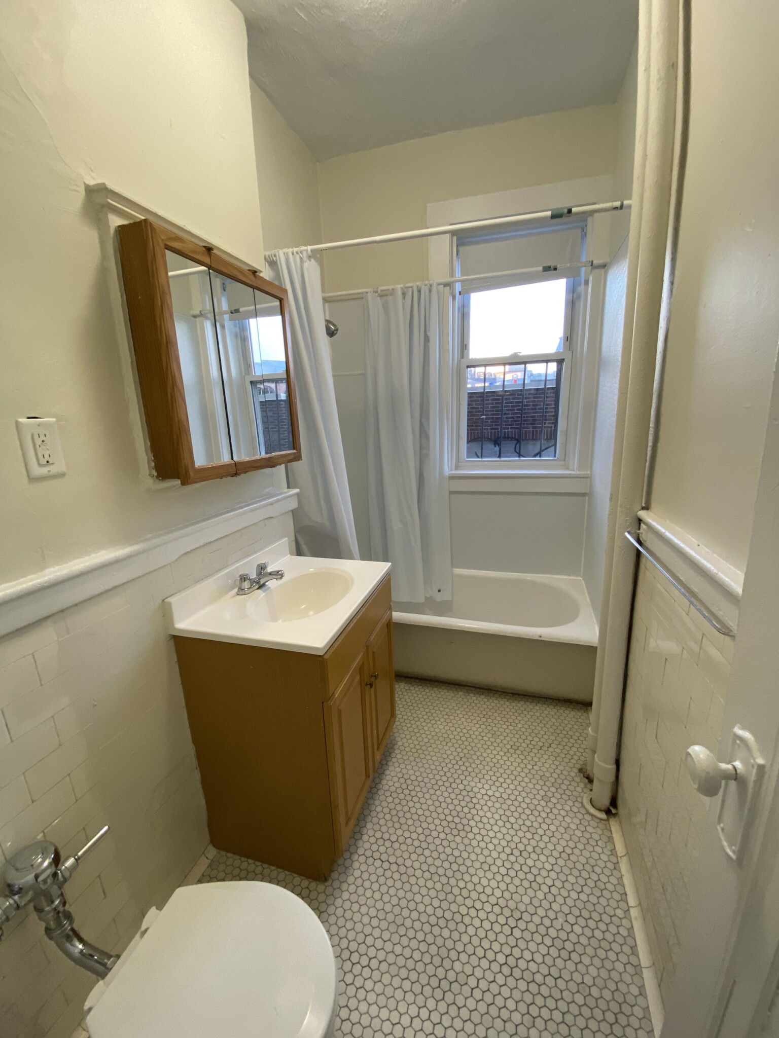 Studio bed, 1 bath apartment for rent at 5 Boylston St Unit 5, Jamaica Plain — photo 5 of 15