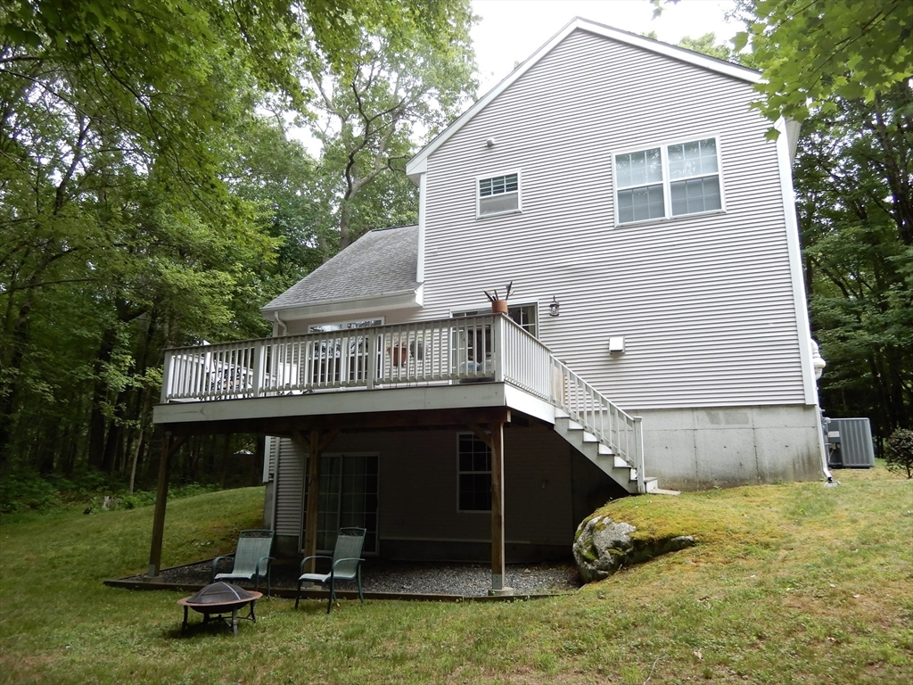 2 bed, 1 bath apartment for rent at 5 Bradshaw Ln Unit 1, Foxborough — photo 2 of 32