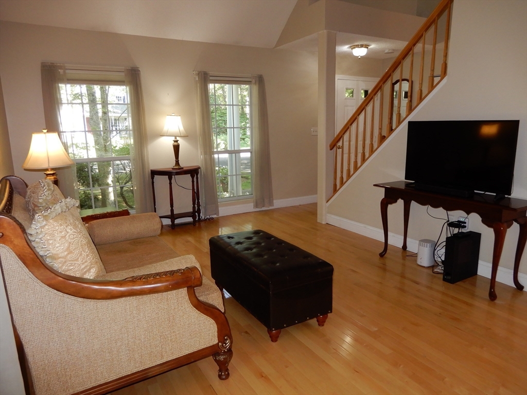 2 bed, 1 bath apartment for rent at 5 Bradshaw Ln Unit 1, Foxborough — photo 6 of 32
