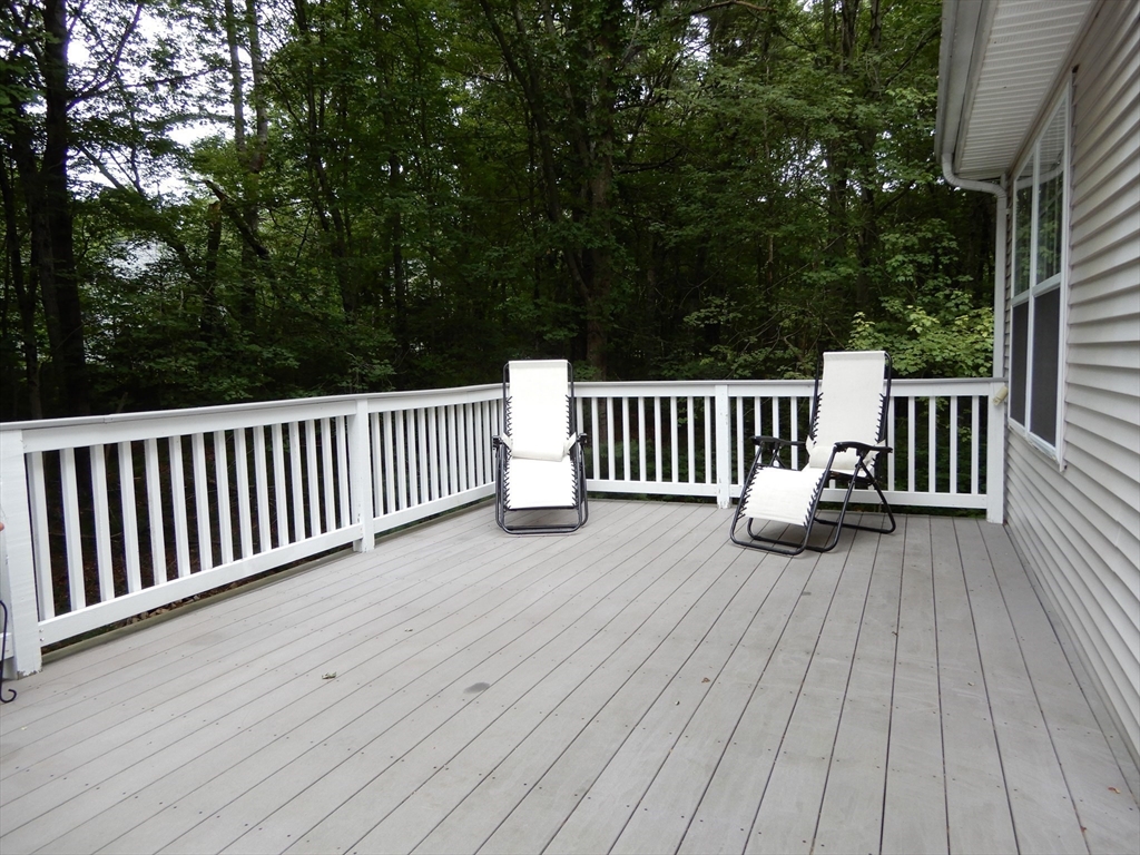 2 bed, 1 bath apartment for rent at 5 Bradshaw Ln Unit 1, Foxborough — photo 4 of 32