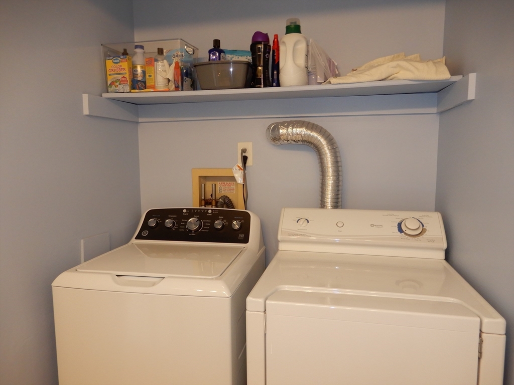 2 bed, 1 bath apartment for rent at 5 Bradshaw Ln Unit 1, Foxborough — photo 28 of 32