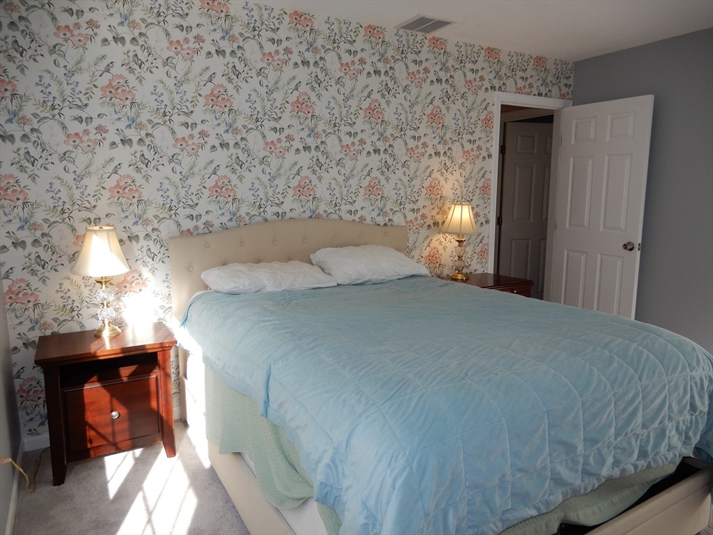 2 bed, 1 bath apartment for rent at 5 Bradshaw Ln Unit 1, Foxborough — photo 23 of 32